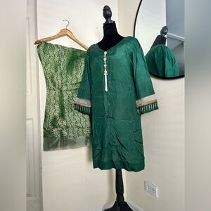 Elegant Green Embroidered Kurta Set